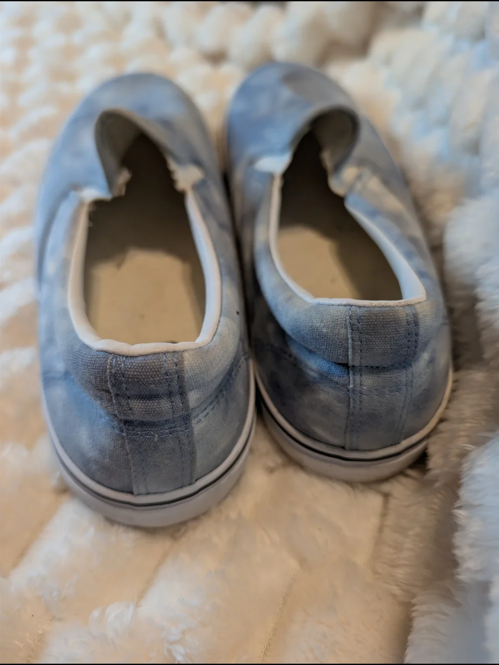 No Boundaries Men's Blue Cloud Tie Dye Slip On Canvas Sneakers Memory Foam